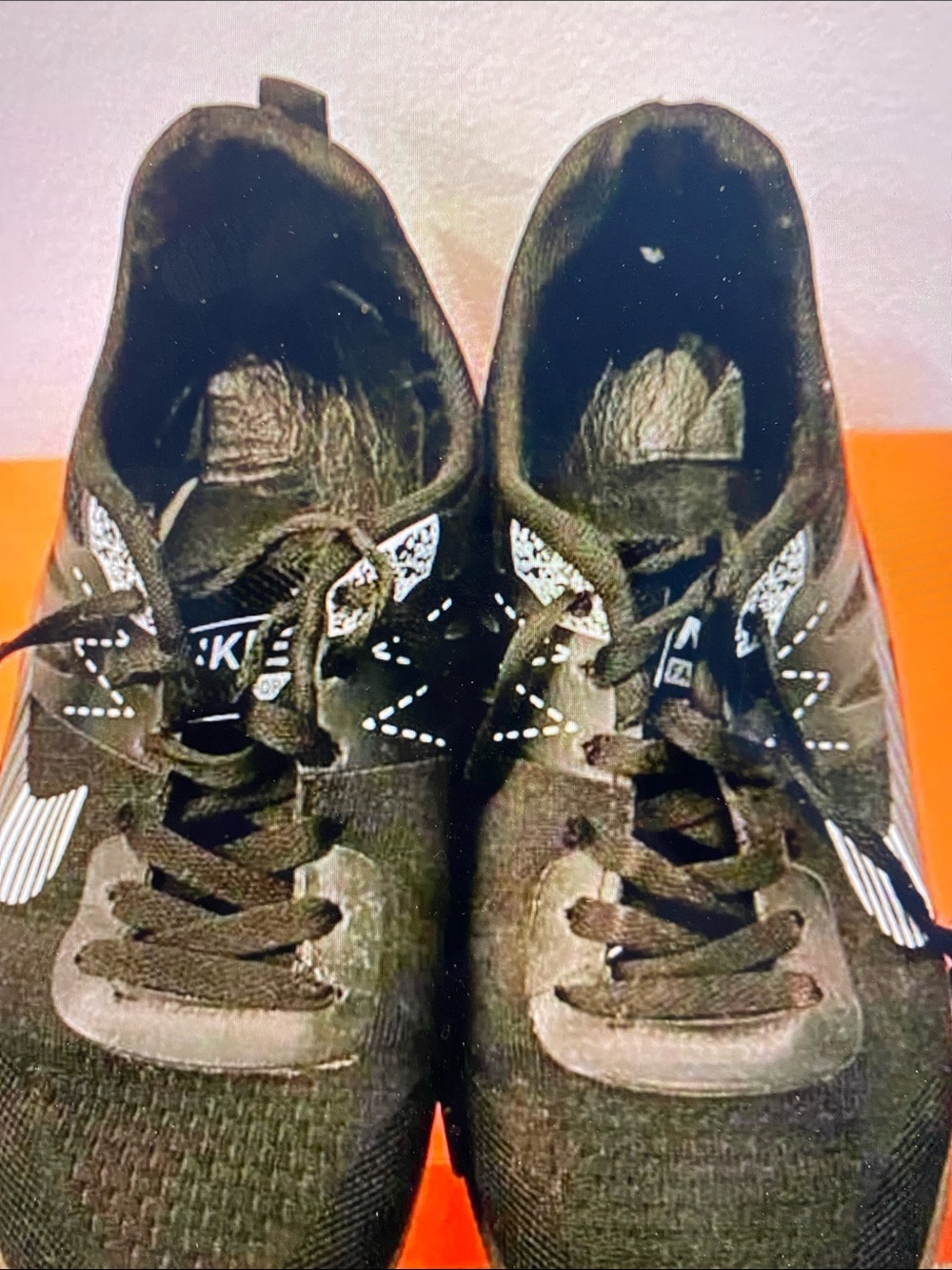 Men's Black Athletic Lace-Up Sneakers